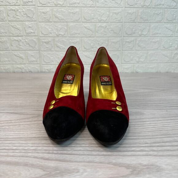 Anne Klein Suede Pumps WMNS 7 Red & Black Two-Tone Heels with Gold Button Detail - Picture 5 of 10